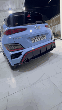 السلام عليكم كونا موديل 2022السيار ان لاين محرك 2000تيربو معروفه موصفاته ماشيه 44الف كيلو مو مايل  وارد كندي السياره عباره عن صاروخ من انطلاقه ومعدل  السعر المطلوب 190ورقه ورجاء لتقارنه بالي مهجومات واسعارهن هاي جاهزه السياره من كلشي 
***********
تحياتي للجميع
