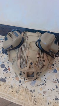 خوذه اصليه الألياف وبصطال عادي جديد البيع اثنينهن 90الف شراي يتصل او ي...