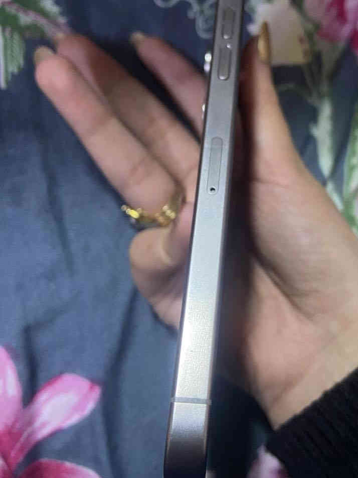 ايفون 15 برو ماكس ذاكره 256 بطاريه٨٧ متوفره كارتونه ٠٧٨٢ ٦٧٣ ٤٧٤٩
