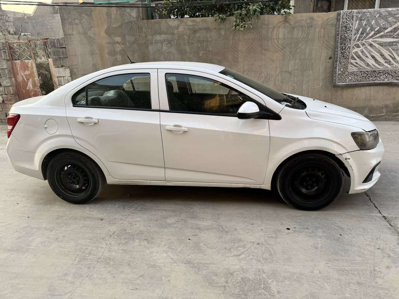 سلام عليكم افيو موديل 2018
سيارة جاهزة رقم اربيل تحويل مباشر بيها جاملغ امامي بي صبغ ورصعه بلبنيد بعدها ممعدله موضحة بصور كير مكينه خير من الله 
سيارة ماشيه 80الف كيلو
مكان ديالى بعقوبه ***********
سعر 80وبي مجال
