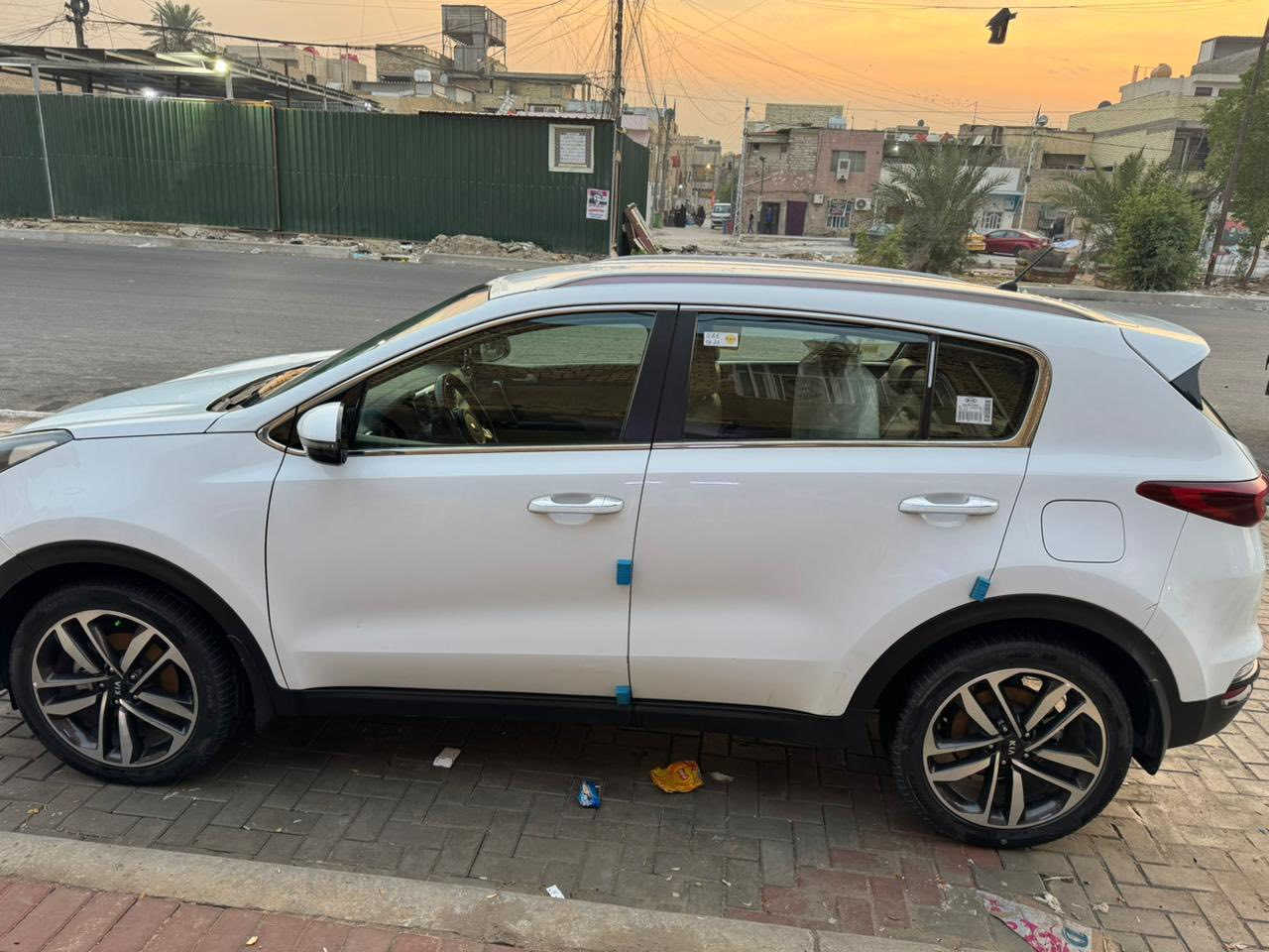 السلام عليكم سبورتج موديل 2019 خليجي بيها بنيد تبديل ماشيه 57 الف سياره جاهزه موصفات عاديه مكانها بغداد الغزاليه السعر 170 وبيها مجال هاتف ***********
