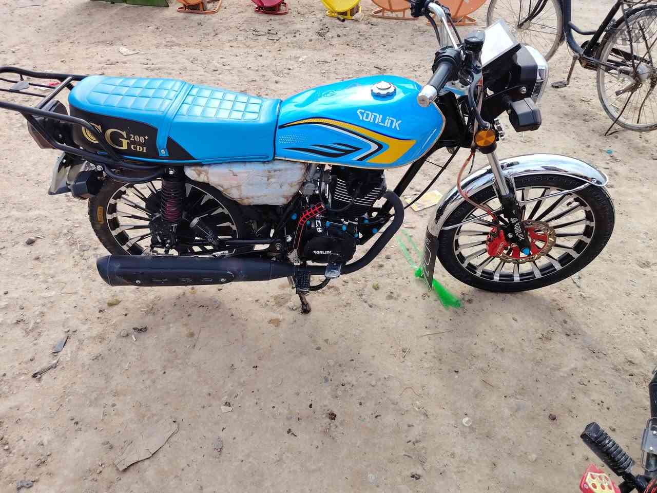 سلام عليكم دراجه موديل 2025 صار 3 اشهر من انشدت دراجه اخت زيرو
بعد احله من صور بس صفحه مابيها وكعه اي نقص مابيها 
السعر 800 بيها مجال المكان سامراء حي المثنى مكلف بل 
نشر رقم 📱 صاحب الدراجه *********** لحد ايراسل خاص ماجاوب
