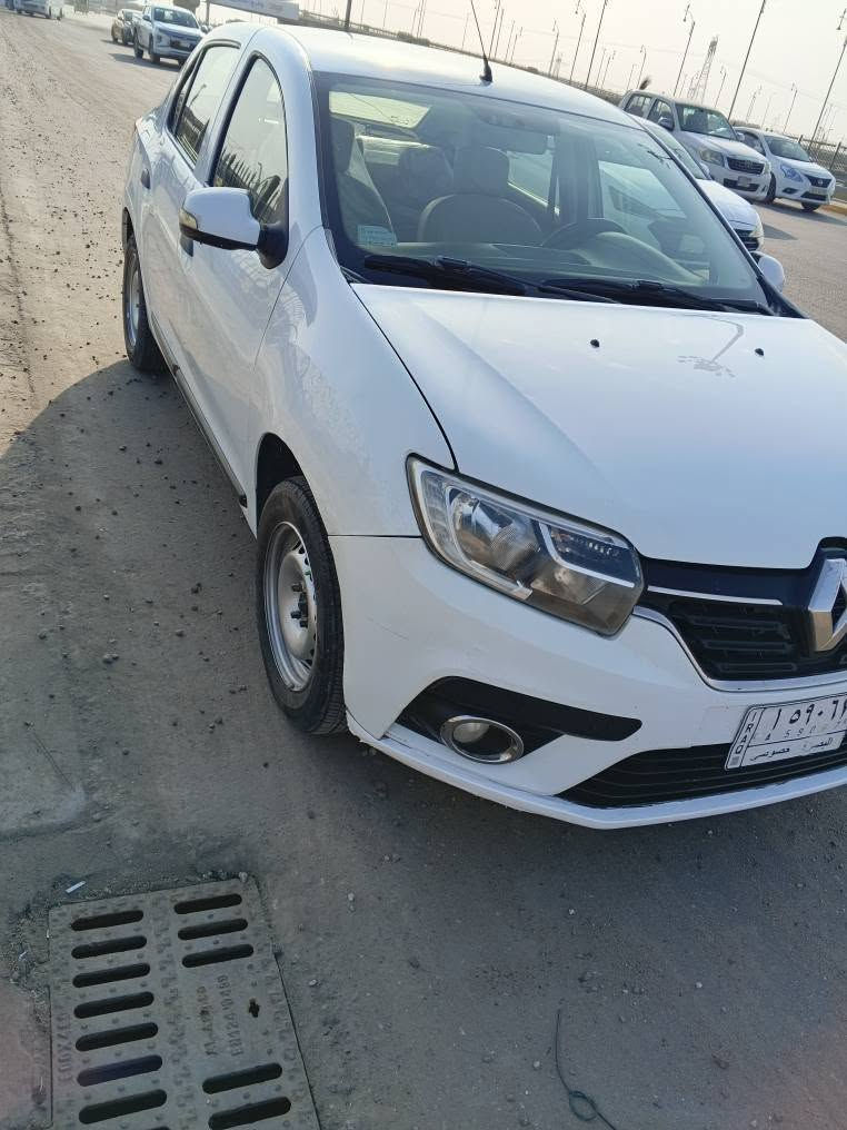 رينو سيمبول
موديل ٢٠١٩
رقم بصرة حرة
بيه بنيد صبغ وجاملغ بارد
جاهزة السيارة 
السعر ٧٠
*********** البصرة, العراق
