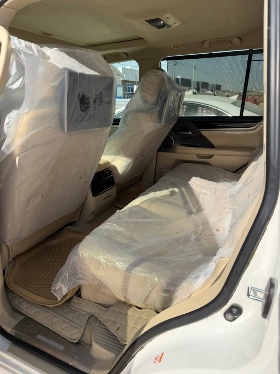 لكزس ٢٠١٧
السلام عليكم لكزز ٢٠١٧بيها قطعه تبديل بلادي بدون دواخل جملغ صوب السدر 
ماشيه ١٩٠
رقم بغداد الجديد 

فول مواصفات معروفه دخل عسلي

سعر 565بيها مجال شراي يجي يشوفها ويدلل مكاني كوفه

***********
