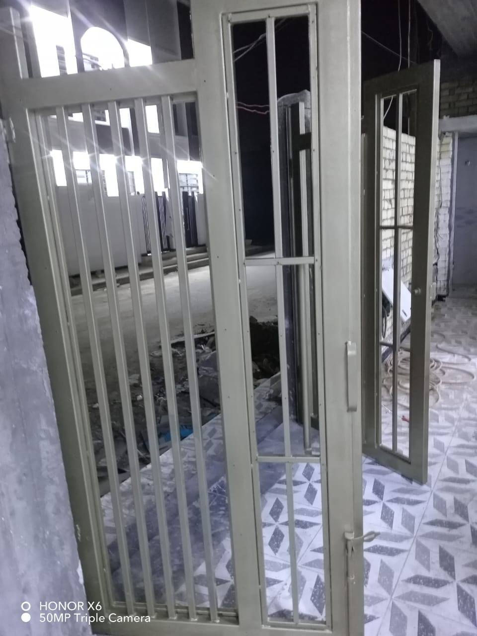 السلام عليكم تنضيف وصبغ الابواب والشبابيك درجه اولى وبأسعار مناسبة ***********
