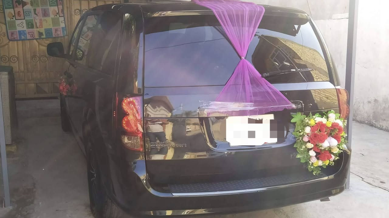 للبيع دوج كارافان GT أعلى فئة موديل 2018
📍 الموقع: بابل
وارد أمريكا 🇺🇸 كرفان
الممشى: 95 ألف
اللون: أسود ميتاليك ✨
الفئة: GT (أعلى فئة) 
المواصفات:
✔️ محرك 3.6 V6 قوي
✔️ ناقل أوتوماتيك
✔️ مقاعد جلد رياضية 
✔️ أبواب جانبية كهربائية
✔️ باب خلفي كهربائي
✔️ شاشة كبيرة + كاميرا خلفية     
✔️ تحكم بالستيرن + مثبت سرعة
✔️ مكيف أمامي وخلفي بارد جداً
✔️ جنوط رياضية أصلية
✔️ استخدام عائلي نظيف
✔️ صبغ قطعتين تجميلي فقط 
✔️ بدون ضرب شاصي
✔️ جاهزة للفحص بأي مكان
السعر: (175) رقم سليمانيه باسمي
قابل للتفاوض للجادين فقط
📞 للتواصل واتساب أو اتصال: ***********
