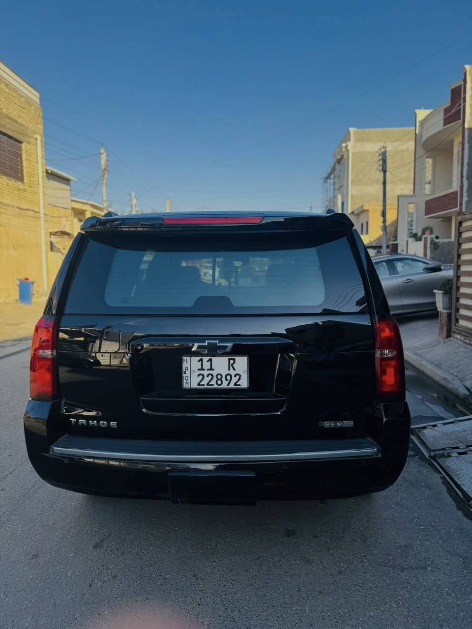 السلام عليكم تاهو امريكي برايمر فول مواصفات ضربته جاملغ خلفي مصبوغ والسياره نضيفه ومبولشه يعني تاخذه متصرف عليها شي تجي وتشوف نضافته كير محرك مكفول كراسي سياحي كشنات جلد معروفه مواصفات برايمر مكان السياره بغداد الرقم ***********
