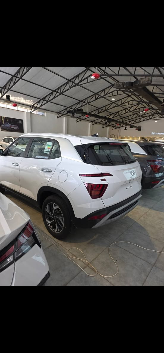 السلام عليكم
كريتا موديل 2024
ماشية 6 الف كيلو 
فول مواصفات
بصمة
 تشغيل عن بعد
 بانوراما 
هاند بريك كهربائي
 شاشة عداد
 ٧ وضعيات قيادة
شحن لاسلكي
شفتات خلف المقود
محرك 1.5 دبل نوزل وكير 8 نمر
قطعة تبريد خلفي 
مغي شفط
 السيارة رقم نينوى 
طالب عليها 165 ورقة
 الرقم ***********
