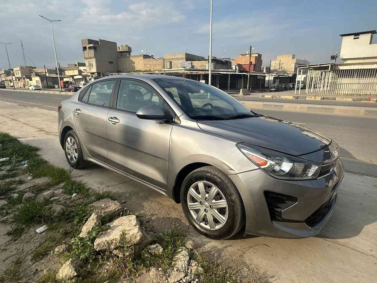 السلام عليكم ورحمة الله وبركاته 
كيا رويو موديل 2023 
ضرر بوند موضح بالصور والسنونار موجود
مكاني موصل صاحبها بربيل شرط التحويل
سنويه هزه جديده رقم الموبايل 
***********
***********
