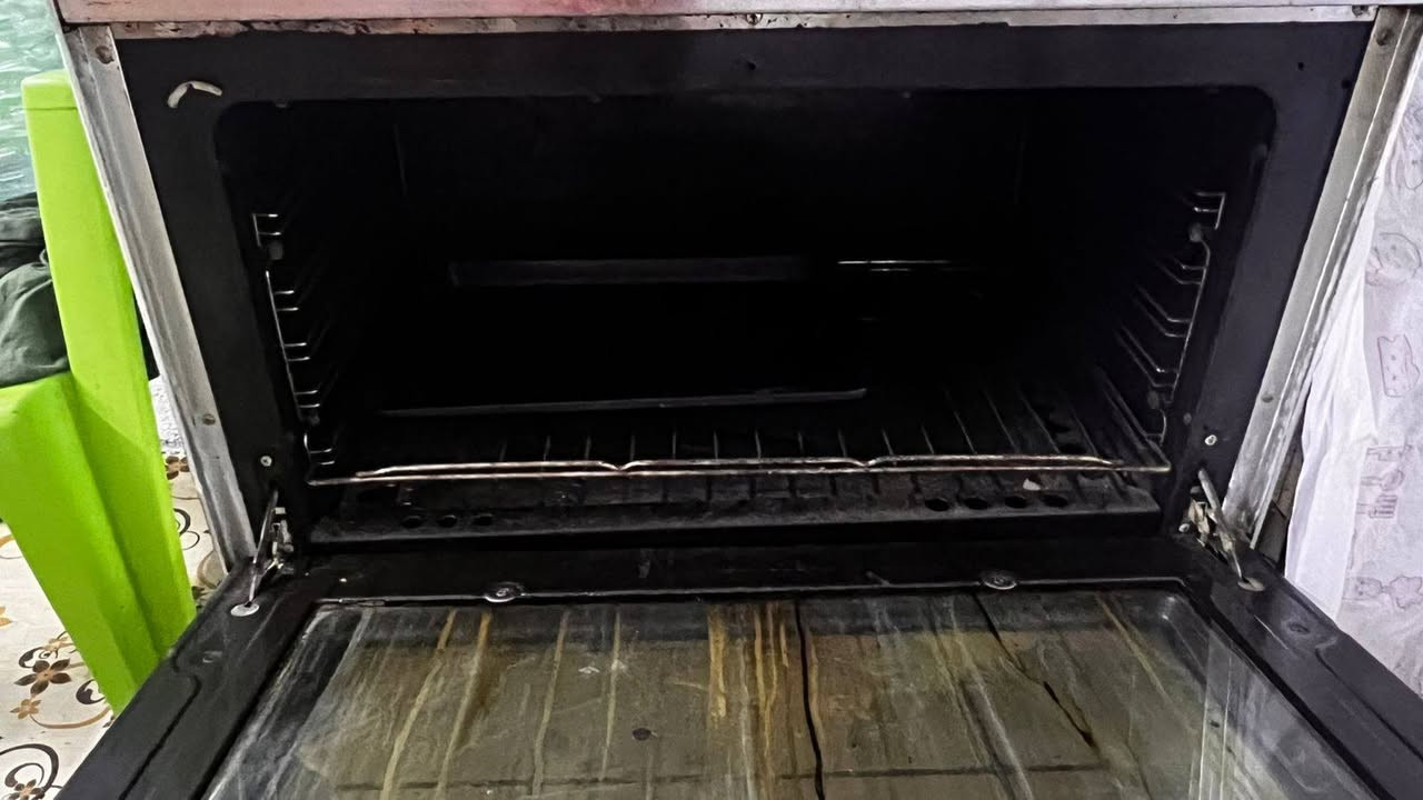 السلام عليكم طباخ للبيع نضيف مصري اصلي مكاني بصره القبله 
‏‪0781 571 7104‬‏
