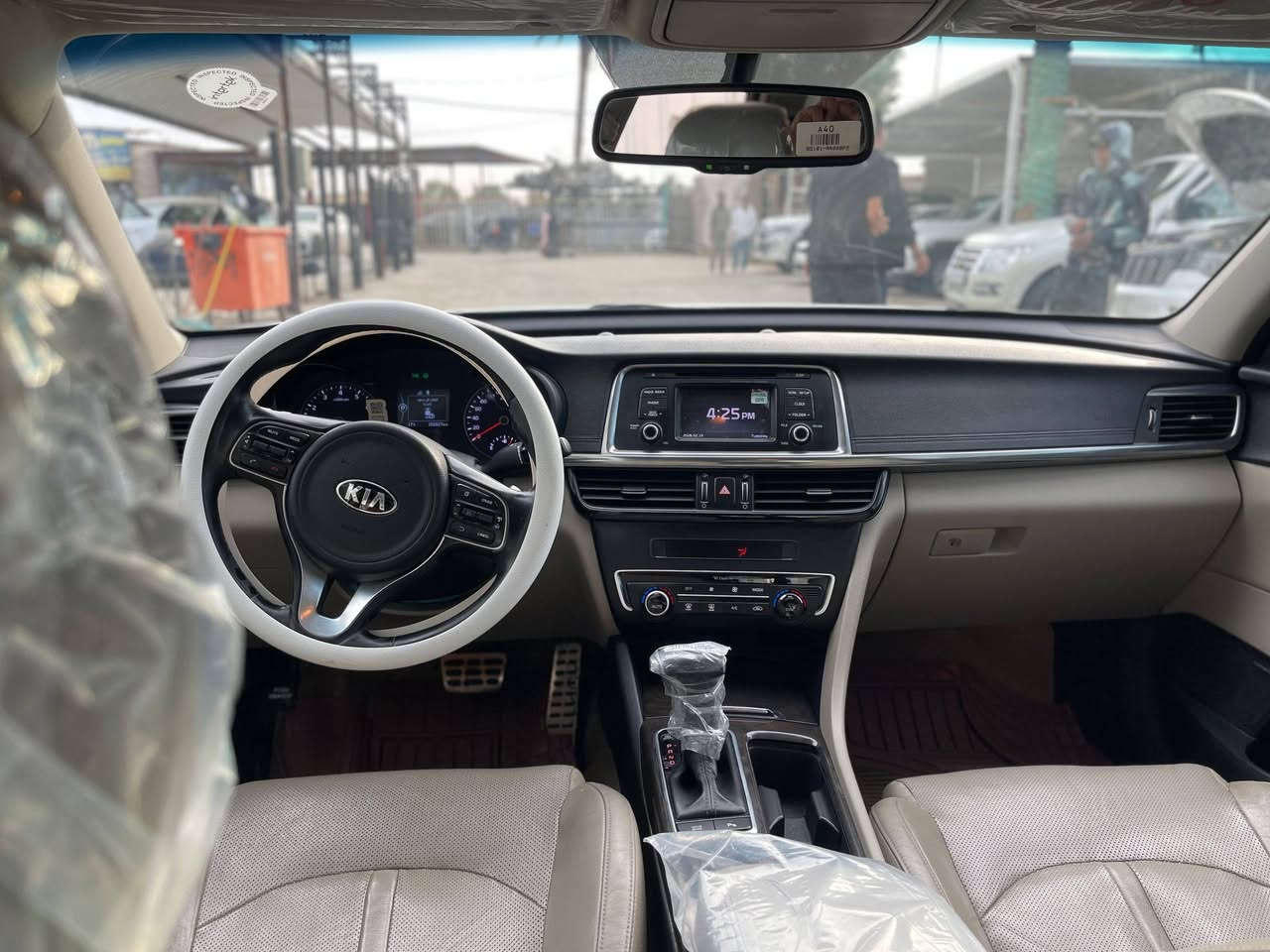 السلام عليكم للبيع اوبتيما خليجي موديل ٢٠١٧ مكفوله كفاله عامه فول مواصفات قماره حديد السعر ١٧٩ وبيه مجال رقم الهاتف ***********
