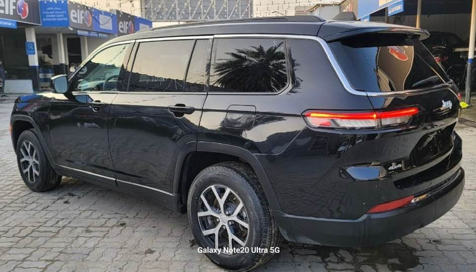 *--مشحونه إلى منفذ سفوان--*
*بإمكان التخريج بكتاب شهداء*
*جيب كراند شيروكي موديـ2024ـل*
*السعر169$(جاهزه)فـول لمتــدد*

عندك كتاب شهداء تعقيب 8ورقات

***********

***********
