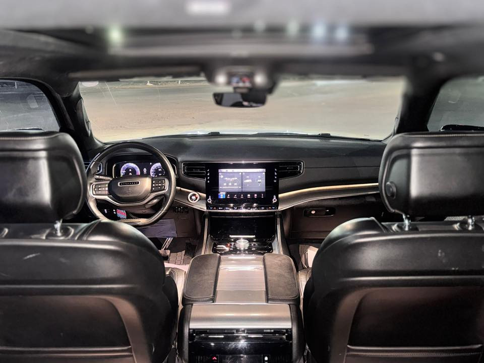 JEEP WAGONEER, SERIES III 
 
بيع مستعجل!
جيب  واجونير 2024 
تظليل سنوية 
رقم اربيل ب اسمي ثاني يوم احولك .

 
سعرها 41،500$ 
مكان السياره بغداد 

ماشية 34،000 كيلو

 فول مواصفات للاخير اعلى مواصفات بيها داخل اسود كشنات Vip منفصل محرك 5.7 ثمانية سلندر تنفس طبيعي  

موديل : 2024

مواصفات 

*بصمة 

*بانوراما على طول السقف  يعني فتحتين سقف 

*كشنات جلد منفصل 

*كشنات كهربائية 

*كشنات تدفئ وتبريد 

*تدفئ بالستيرن  

*رادر امامي 

*رادار جانبي 

*شاشة حجم كبير 

انظمة مساعد السايق

*دفع رباعي 

*دوسات كهرب 

*نظام الركن الالي 

*تشغيل عن بعد 

*خزن كشنات ثلاث وضعيات

*سستم صوت من الشركة الامريكية الفاخرة McIntos

مواصفاتها ماتخلص 

السيارة كلين بدون حادث   انطخت هنا بل عراق صبغ نص جاملغ جهة الصدر بدون ارباك طخة خفيفة كلش
 
للاستفسار:
***********
