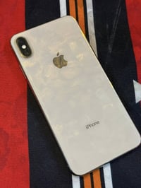 ايفون اكس ماكس شرق اوسط بلادي مامفتوح ذاكرة 128 بطارية 77 الجهاز بلادي...