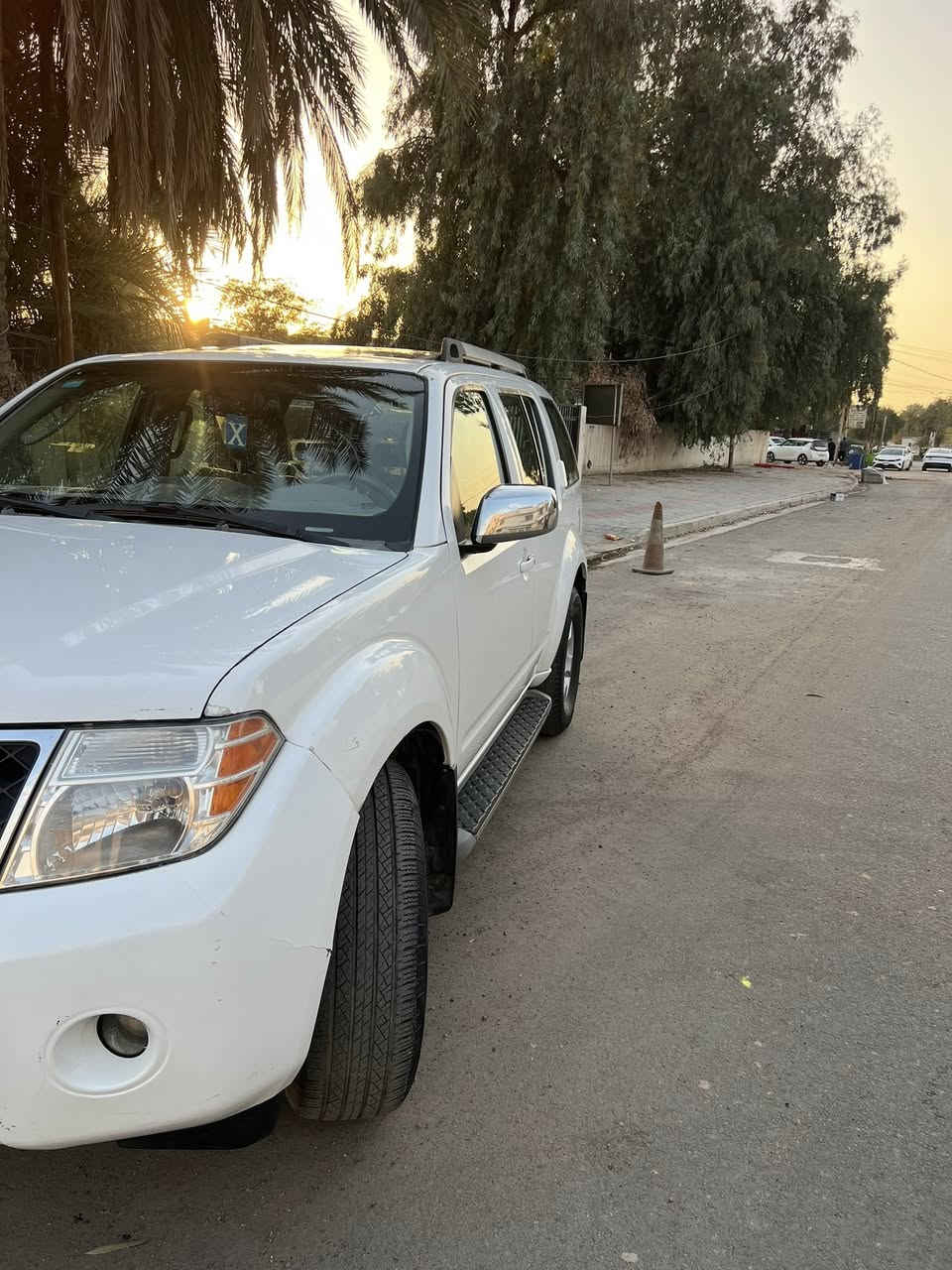 السلام عليكم نيسان بافندر 2009 فول موصفات الئخر حبابه مواصفات ارماده فتحه سقف سستم سماعات بصمه و بصمه أبواب وجنطه السياره بيه صبغ جاملغ امامي وشبر بل باب الخلفي صفحه اليمنه بس ولباقي كفاله عامه السياره مكان السياره بغداد الكاضميه السعر خاص رقمي ***********
