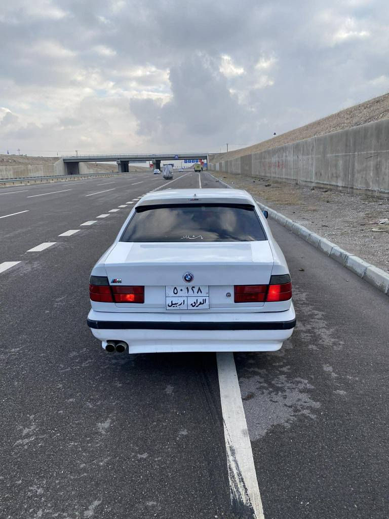 مەکینە 525i کەپس دیجیتیڵ مۆدیل 1994 فول فول مواسەفات تۆماتیک سڵاید abs شەغال تەلەفنۆن جوار جام کارەبایە کوشین جلد تایە و ویل m لایت ئەڵقە کامل جوان کاری بۆکراوە سەیارەکە ئەکسل و گێر و مەکینەی بەشەرت تەحویل غرامە بەشەرت عامە بێلێدران سحعری 62 وە رەقەمە مەجالێ برایانە هەولێر کێمشتەریە تەلەفۆن بکات  *********** أربيل, العراق
