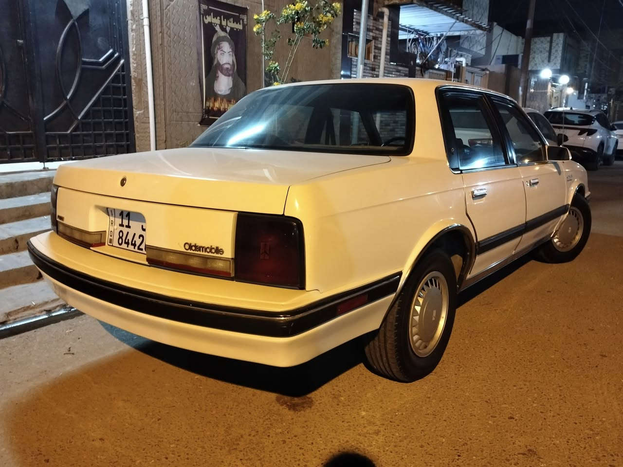 سلام عليكم 
للبيع اولدز موبيل موديل 90 صبغ عبايه وباب خلف السائق اثر جراد سياره بلاديه وابد ما ملعوب بيها محرك وكير وتبريد وتدفئه وتخم تاير كلها ع البلاد ماشيه 119 الف بيها ملاحظات جدا بسيطه 
السعر 63 وبيها مجال كلش قليل 
***********
*********** 
للعلم سونارها عندي والسياره ابد منطلع بيها لهذا السبب عرضتها هاي المره الثانيه للبيع ونزلت من السعر تحياتي للجميع
