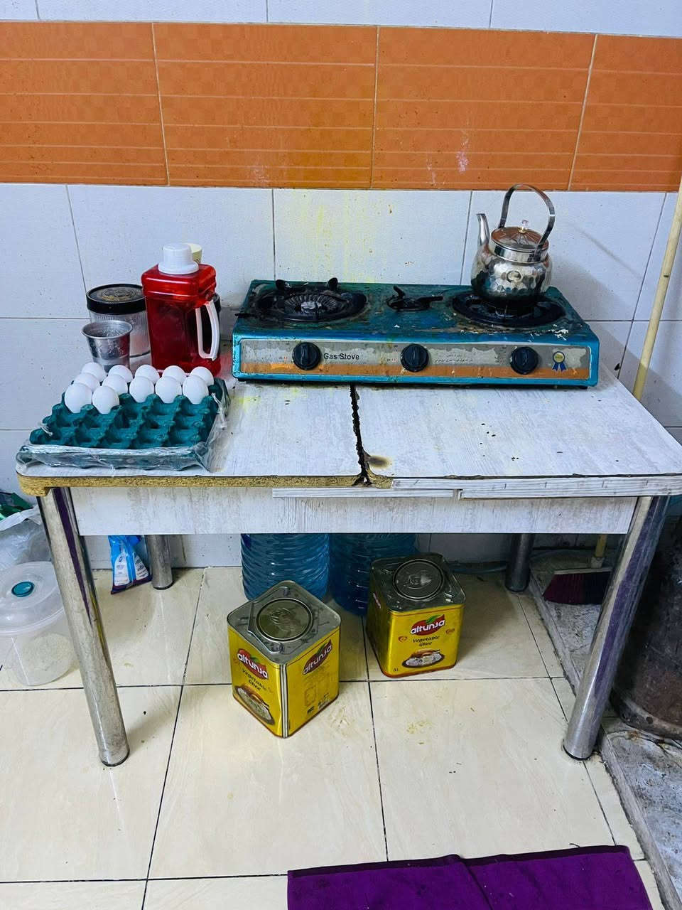 السلام عليكم غراض للبيع نظيفه استعمال قليل ***********
