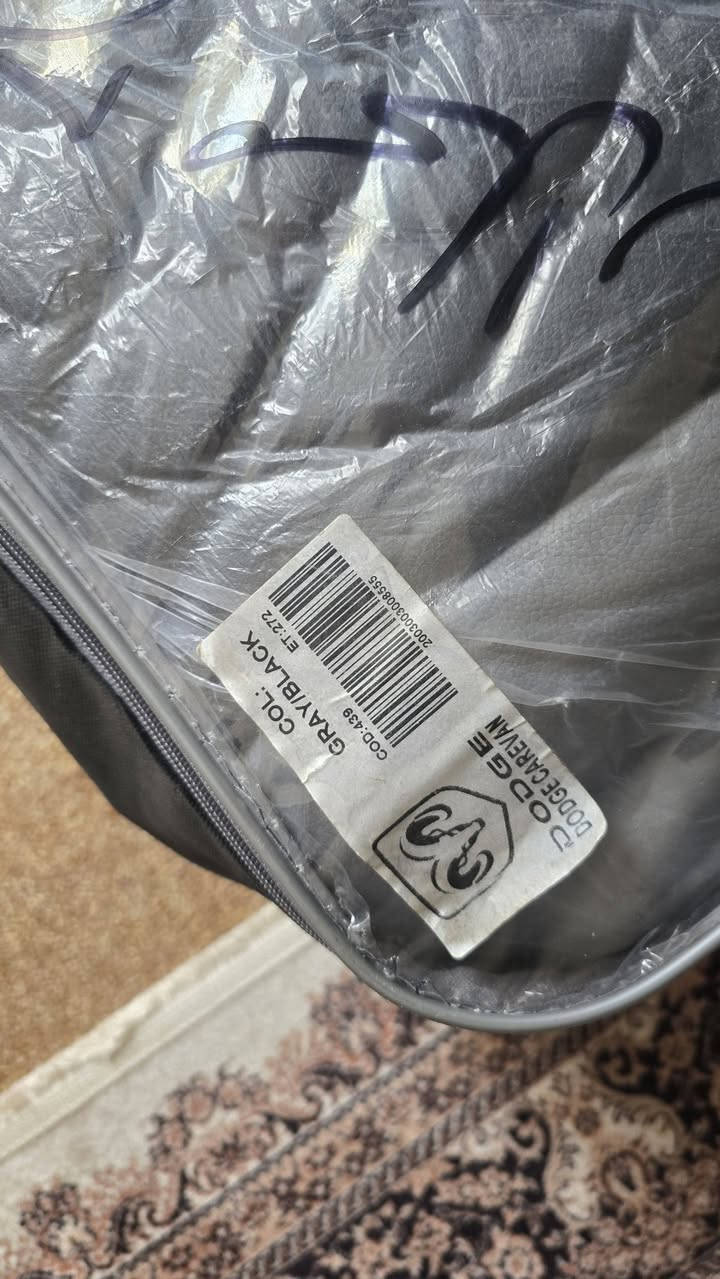 سلام عليكم
دوشمه جلد تفصال 
مال دوج كرفان من ٢٠٠٨ لحد ٢٠١٠ بعدها بالجيس
كامله حتى تلبيسات المساند وياها و جلد ثخين
اخذتها ب ١٤٠ ابيعها ب ١٢٥ 
مكاني كربلاء
***********
