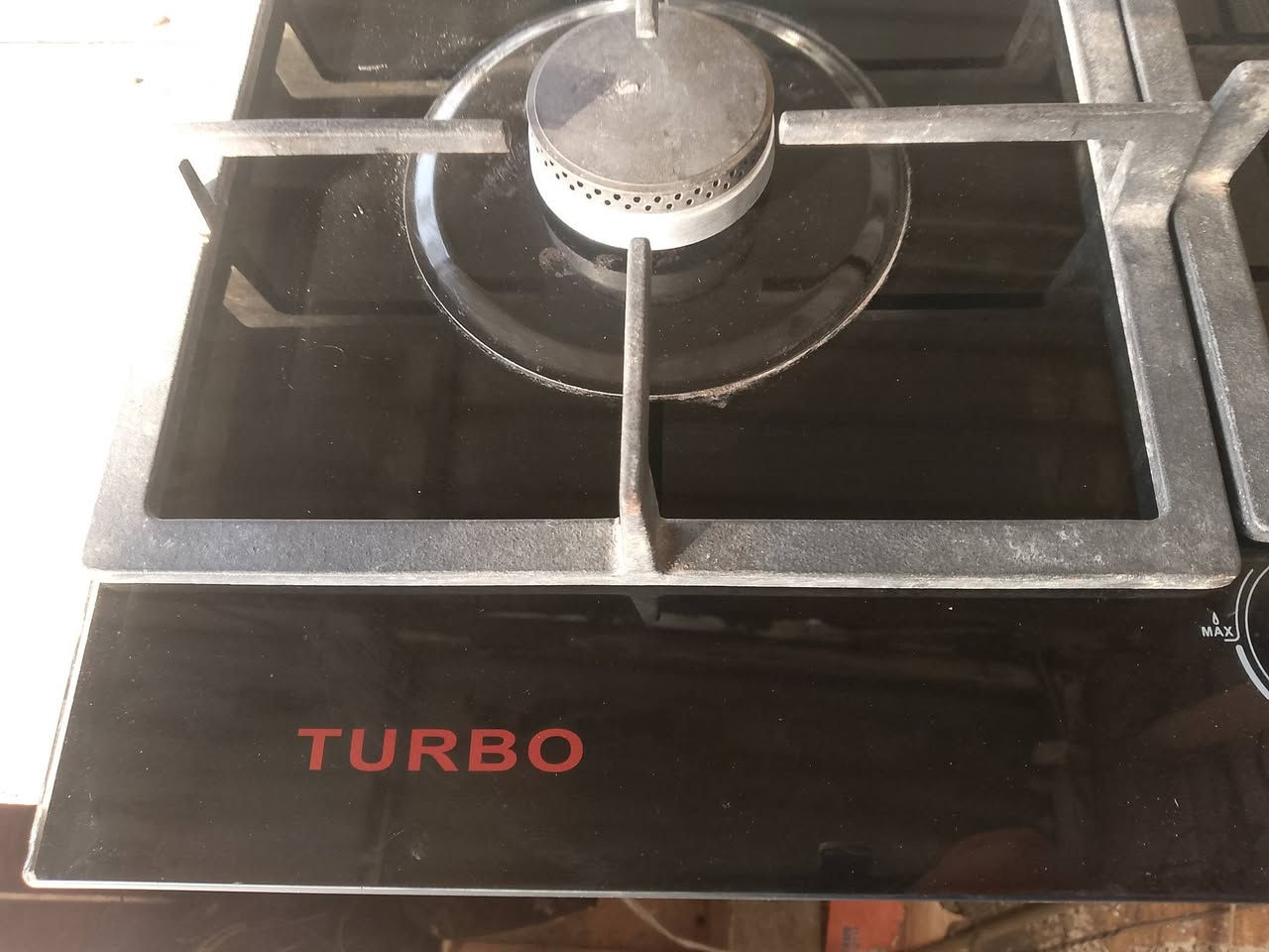 السلام عليكم عندي هذا الطباخ بلازما صفر ما مشتغل نظافه 99% بالشرط كل عيب ما بيه نهائيا ما مشتغل نظيف حيل سعره مناسب شراي يتصل ***********
