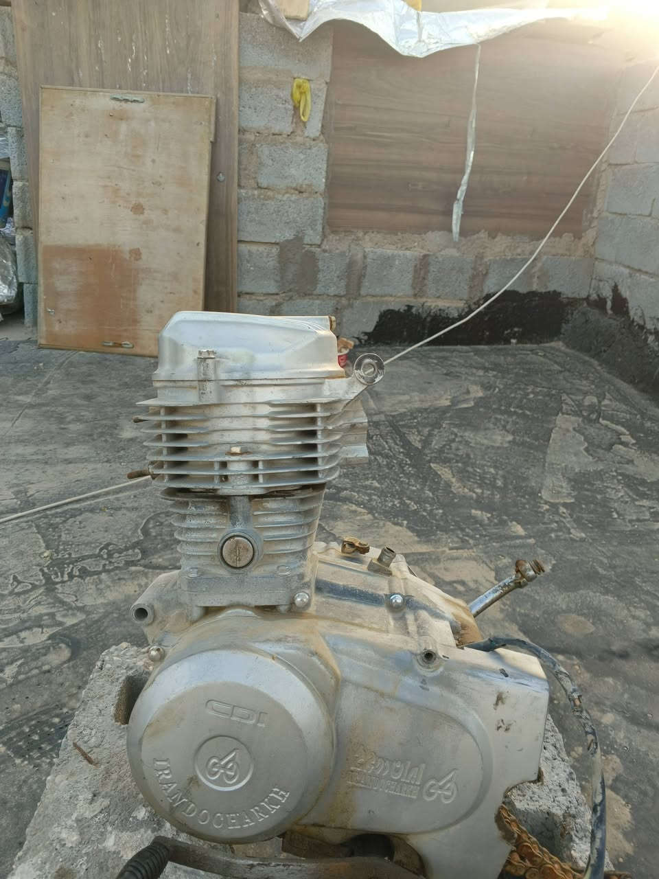 محرك اربعه كير ارشا بي تنقيص ويحتاج سبرنكه للهندر 75وبي مجال الشراي يخابرني وبي خير ويدلل الرقم *********** مكاني كربلاء شارع السيده نرجس مقابيل حي العباس
