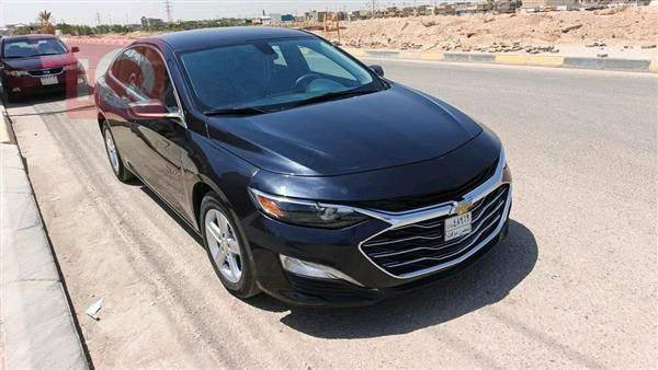 🚗 للبيع: شيفروليه ماليبو LS موديل 2022
📍 مكان السيارة: كربلاء
📞 للتواصل: ***********
💰 السعر: 115 ورقة – قابل للتفاوض
📊 المسافة المقطوعة: ٣٩ ميل
🛠️ المحرك: 4 سلندر – 1.5 لتر تيربو

⚙️ المواصفات (فئة LS):
• تشغيل بزر (Push Start)
• شاشة وسطية 8 إنش تدعم Apple CarPlay وAndroid Auto
• بلوتوث وتحكم من المقود
• كاميرا خلفية
• حساسات خلفية
• نظام مراقبة ضغط الإطارات (TPMS)
• مكيف أوتوماتيكي
• جنوط ألمنيوم
• نظام الثبات الإلكتروني (ESC) + مانع انزلاق

⚠️ الضرر:
• بجم السيارة والباب الخلفي جهة السائق
• الضرر لم يصل إلى الشواصي

📌 تفاصيل إضافية:
• السيارة حرة بدون أرقام
• قابلة للترقيم في جميع المحافظات عدا إقليم كردستان
• جميع الأغراض أصلية
•
