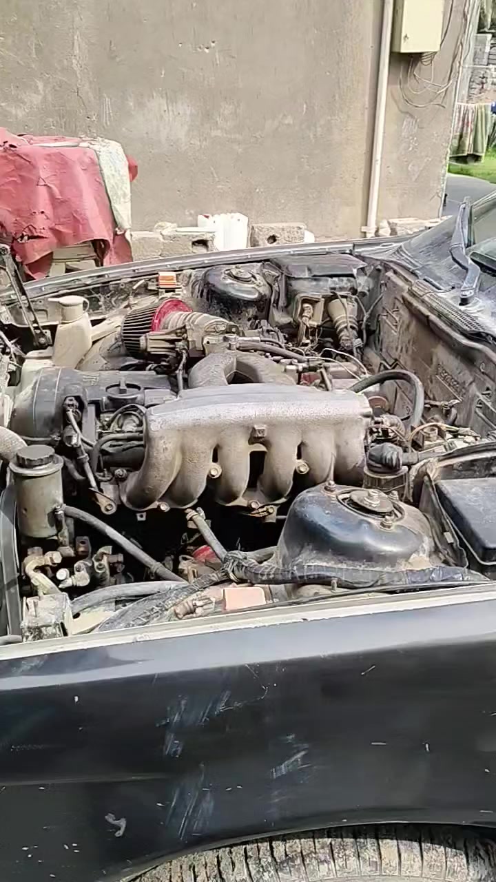 سلام عليكم بءم ستيش محرك محور تلاتلالاف ففتي موديل ٩٣ رقم كربيه محرك بي طكطكه  يطق كهرباءيات كلها شغاله بيها ضربه خفيفه بل جنطه معمره سياره مشروع وطني بسمي ***********  سعر ٣٢ بيها مجال
