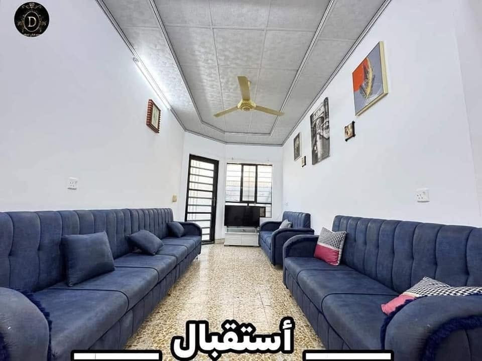 دار للبيع طابقين  في حي الملايين مقابل المول الهيكل مساحه 100متر ثلاث غرف واجها 5 السعر 75مليون وبي مجال للاستفسار الاتصال على *********** او ***********

