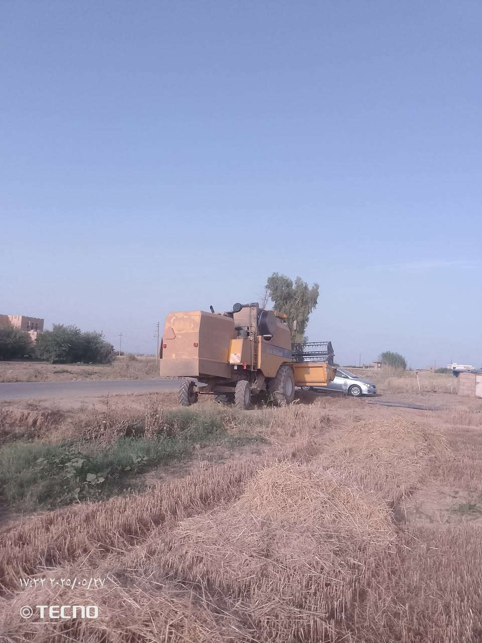 سلام عليكم
حاصده للبيع موديل 2011 4بلم قايش 
الاستفسار اتصال ***********
