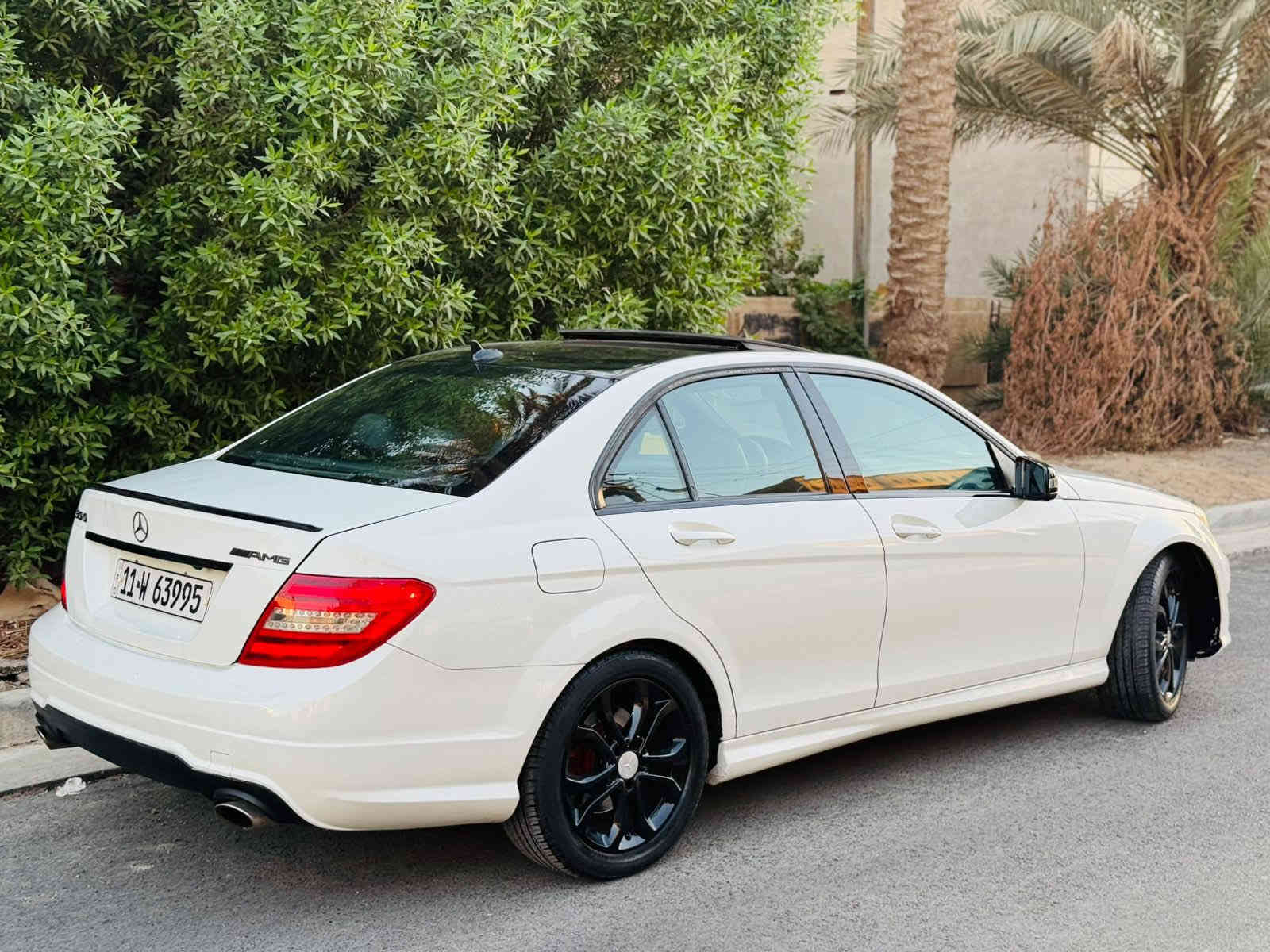 السلام عليكم C350 2012 

الحادث بنيد بدون دواخل 

‎المواصفات: 

‎- فتحة سقف SunRoof 

‎- شاشة وسائط و شاشة معلومات

‎- كاميرا خلفية

‎- داخل اسود

‎- شفتات ستيرن

‎- كشنات جلد تحكم كهرباء

‎- كشنات خزن Memory

‎- كشنات تدفئة 

‎- تبريد قطعتين منفصل

‎- اشارة بالمري 

‎- ستيرن تحكم كهرباء

‎-ماوس تحكم شاشة

‎- سستم صوت هارمن HarmanKardon

‎- ثلاث وضعيات قيادة Sport

‎- مازدات مع بك لايتات AMG 

‎- دوسات و دعاميات AMG

‎تخم تاير جديد و صدرها لوك و التبريد ثلج

‎السعر15.000$ ورقه بيها مجال 

عنواني بغداد المنصور

الرقم  

***********
