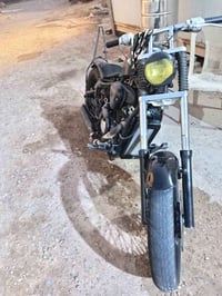 متاح جاهزه من كلشي نقص بس كهربايات حالين الدراجه طافيه محرك 900 اي است...