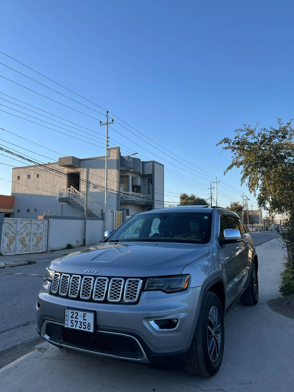 السلام عليكم جيب موديل ٢٠١٧ فئه لمتد سته سلندر ٣٦٠٠ 
كير مكينه اكسل لغد شاصي داخل مكفوله كفاله عامه 
السياره داخله كلين وبعدها كلين بيها كارت بلجامرلغ الامامي فقط وتكحيل بدون اي ضرر بدون ايرباك فول مواصفات للاخير بنوراما رادارات فول للاخير تخم تاير صدر امامي خلفي جديد 
ماشيه ١٠٥ السياره احلا من الصور كلش حلوه 
مكاني ديالى جلولاء *********** السعر 220 او مراوس ب اوباما
