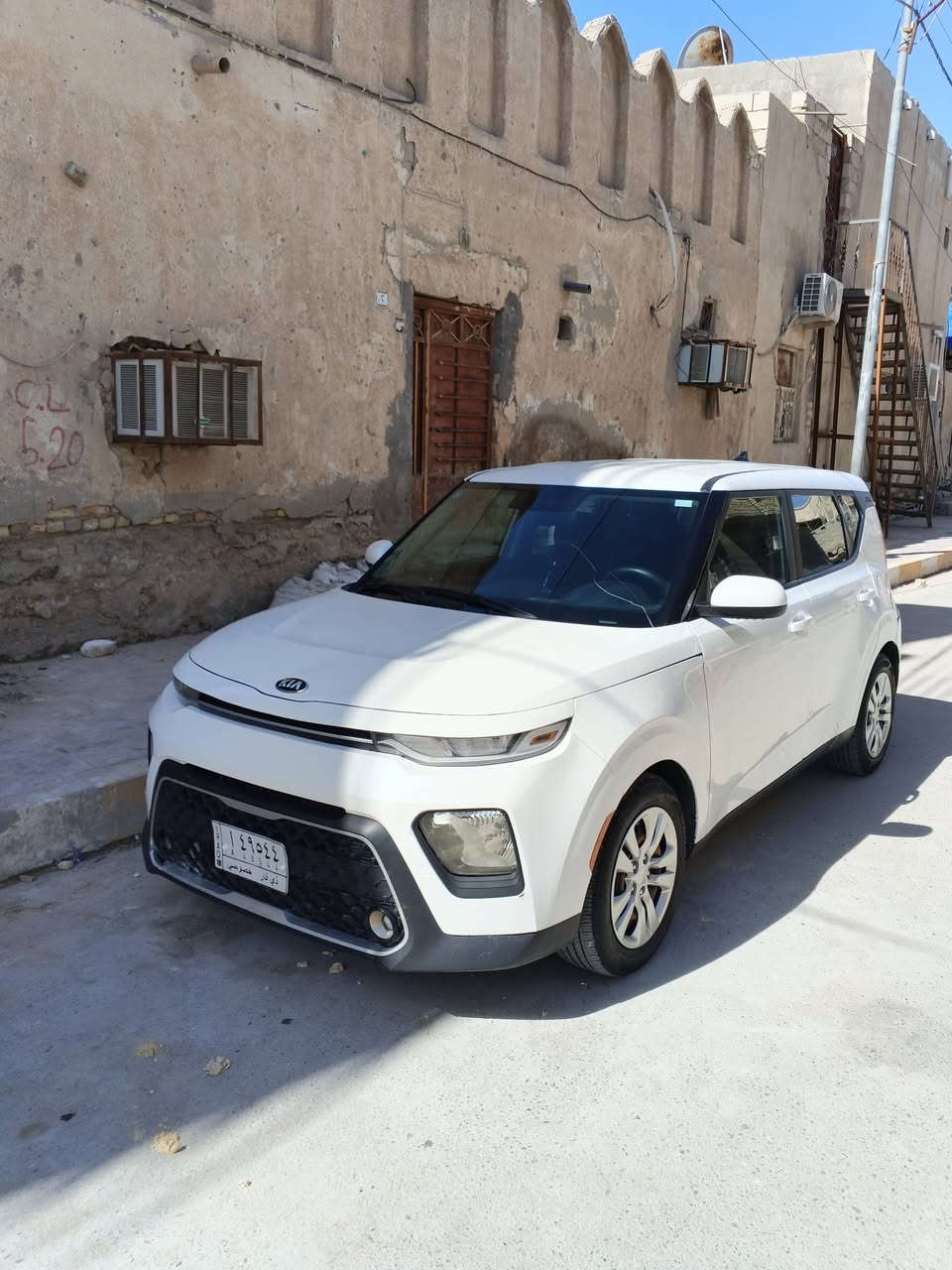 كيه صول 2021 ماشيه 50 الف السياره جاهزه كلشي شغال بيه سياره جديده وحادثه شويه من البنيد وشويه من الجاملغ مكان السياره ناصريه سوق الشيوخ مكلف بالنشر رقم صاحب السيارة ***********
