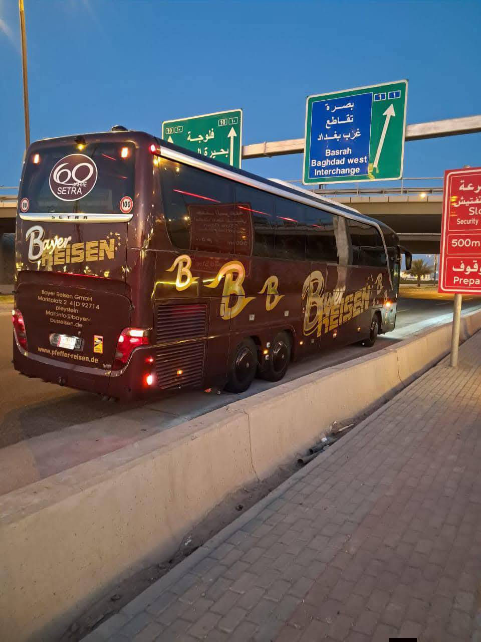 السلام عليكم سترا ام السيوف للبيع 55 نفر حجم 416 مكينه 8 موديل 2005 كير عادي دخول جديد تبريد بيوايدي تخم تاير ويلات جوبلسات السيارة جاهزه وخير من الله وتقديم جديد للمرور *********** تحياتي للجميع
