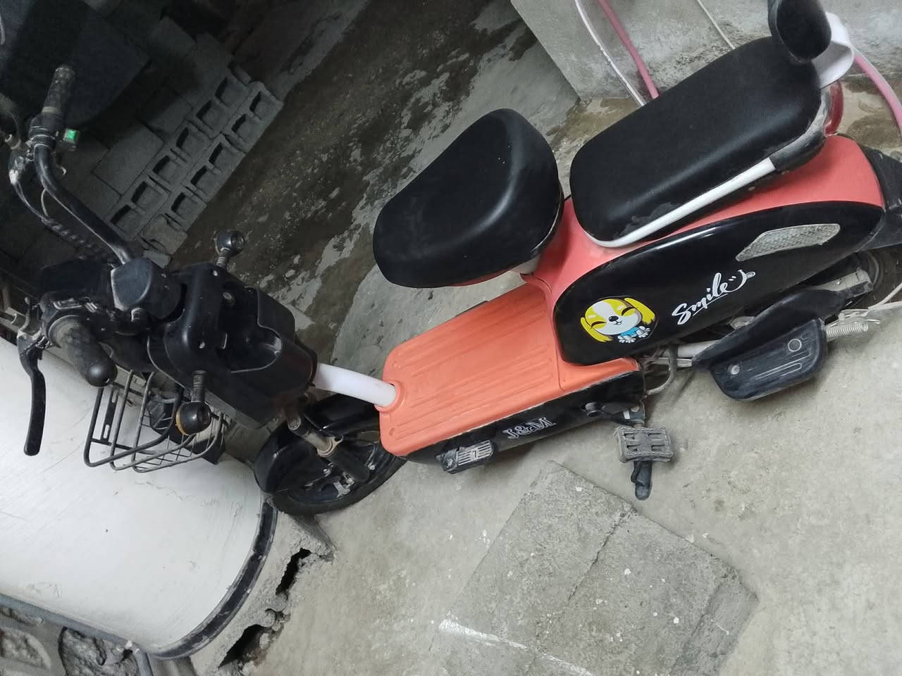 ماطور شحن للبيع السعر 250الف عراقي وبيه مجال التواصل مع هاذا الرقم *********** المكان  كركوك منطقه عرفه
