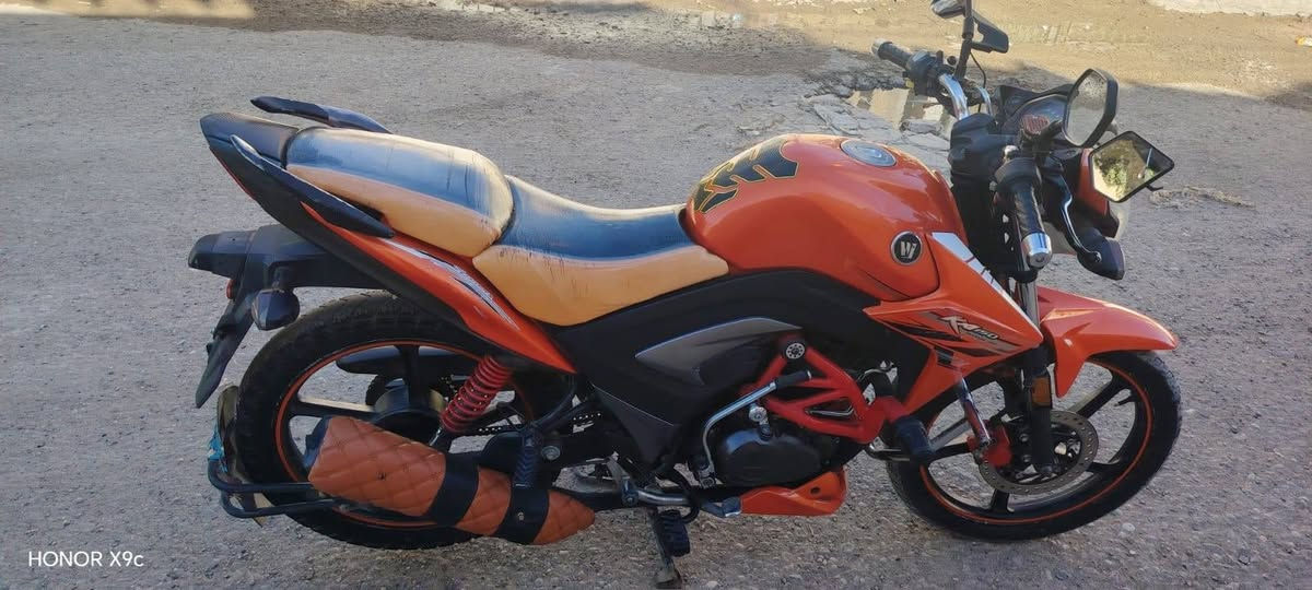 دراجه هاوجي للبيع السعر مليون و نص بيه مجال جديده كلش كهربائيات كله شغاله موديل 17 مكمرك وكامل بس استلام سنويه محرك مكفول عنواني الرمادي حي ضباط للاستفسار على رقم ***********
