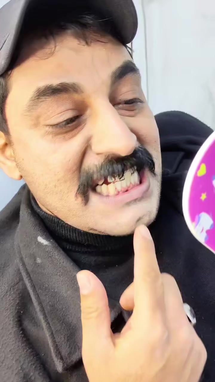 تتخيلون الفرق الي صار ويه اخونه عقيل الدعماوي بجلسه تنظيف وحده بس!
ادخلو للفيديو وشوفو النتيجه بجهاز البروفي ..
#الدكتور_علي_الغريفي
#عيادة_الدكتور_علي_الغريفي
#سبع_البور
#شارع_الالف
#بغداد
#اطباء_الاسنان
#تنظيف_اسنان
#ابتسامة_اجمل


**إذا كنت صاحب هذا الإعلان وتريد حذفه لأي سبب، رجاءا أرسل رسالة إلى الدعم الفني**