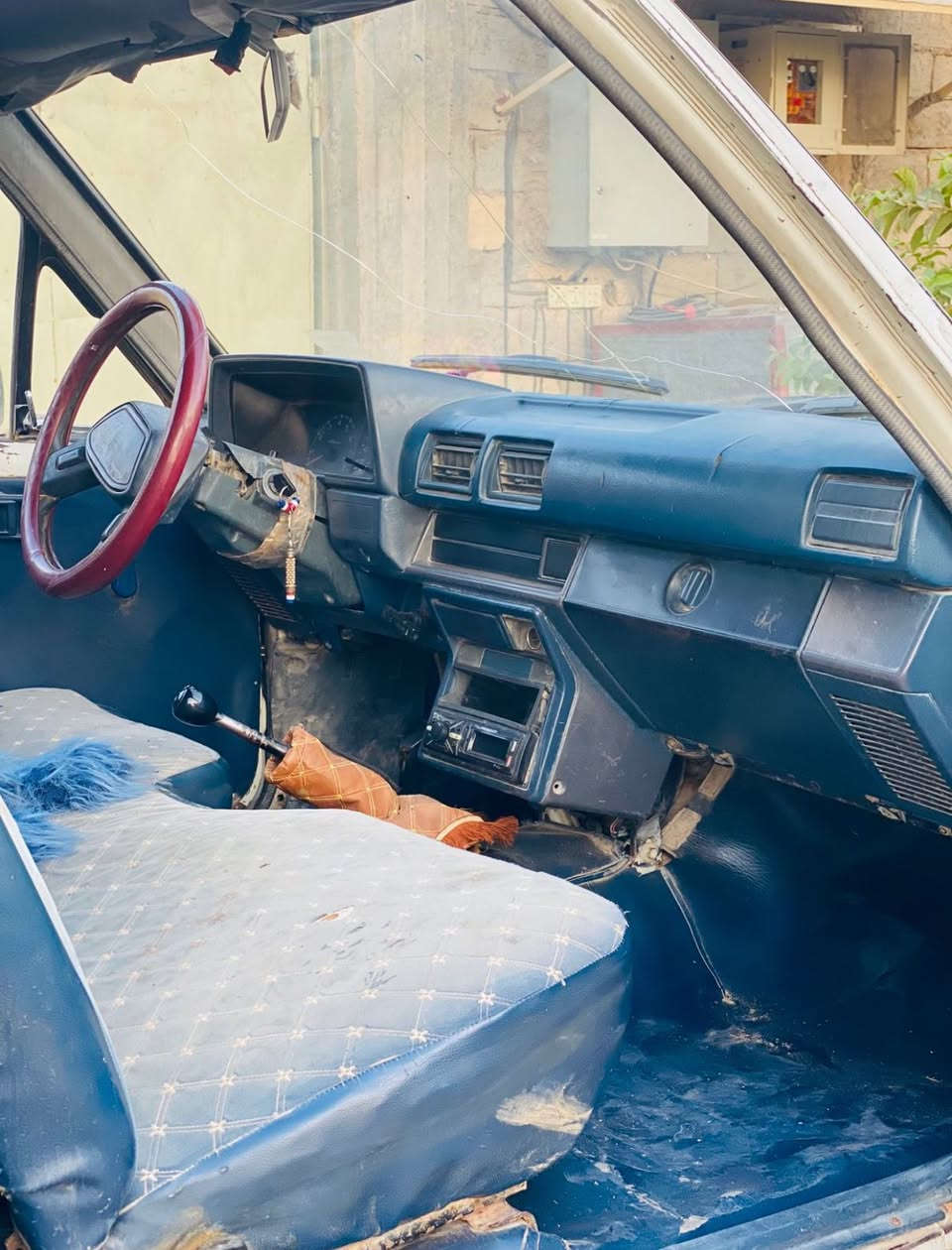 السلام عليكم للبيع بيكم 1988
رقم بغداد الماني سنويه 27
مكفوله كفالة عامه ( محرك حاويه
تخم تاير  السيارة ما ناقصه برغي 
مكان السيارة صلاح الدين/ بلد 
للاستفسار ***********
