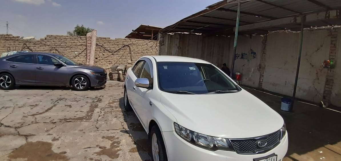 سيراتو
محرك وكير مبدل جديد 
سنوية صار ٢ سنه منتهية 
رقم كركوك 
محرك ١٦٠٠
السعر 85
باقي التفاصيل اتصل 
اتصال ***********
