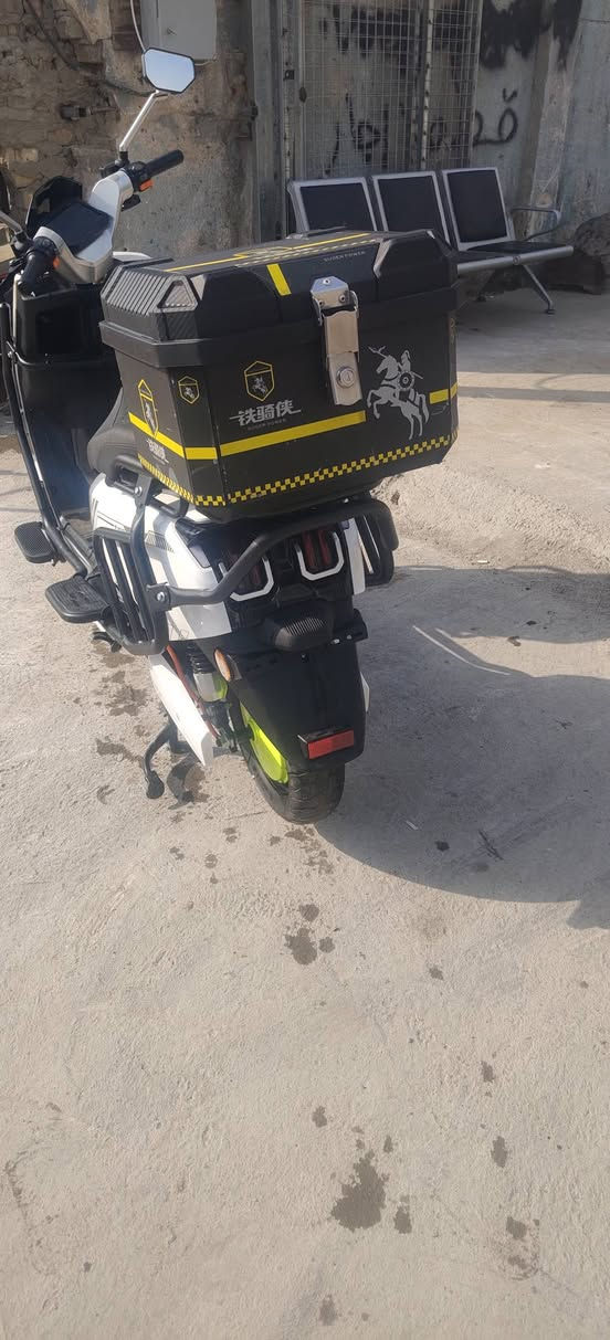 دراجه شحن للبيع نضيفه كلش مكاني بغداد الشعب السعر 850 للتواصل فقط ع رقم ***********
