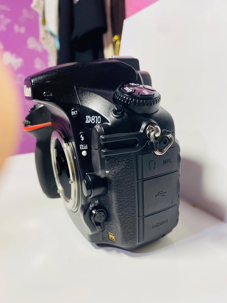 نيكون 810
نيكون 810 فول فريم نضافه 85%
عدسه 24-120 نانو كرستال 
ملحقات بطاريه +شاحنه +حزام كتف 
السعر : مليون و150 وبيها مجال 
العنوان البصره المعقل 
هاتف *********** واتساب مفتوح 24ساعه
