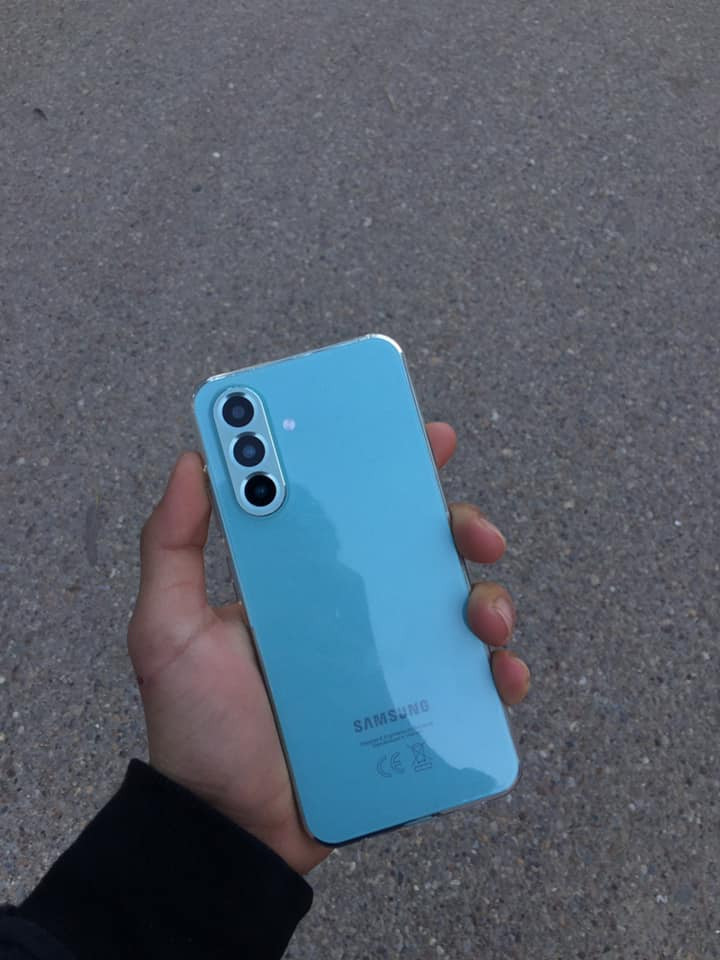 سلام عليكم 
Galaxy A36 5G
ذاكرته256
مستخدم يوم واحد 
السعر 130
***********
