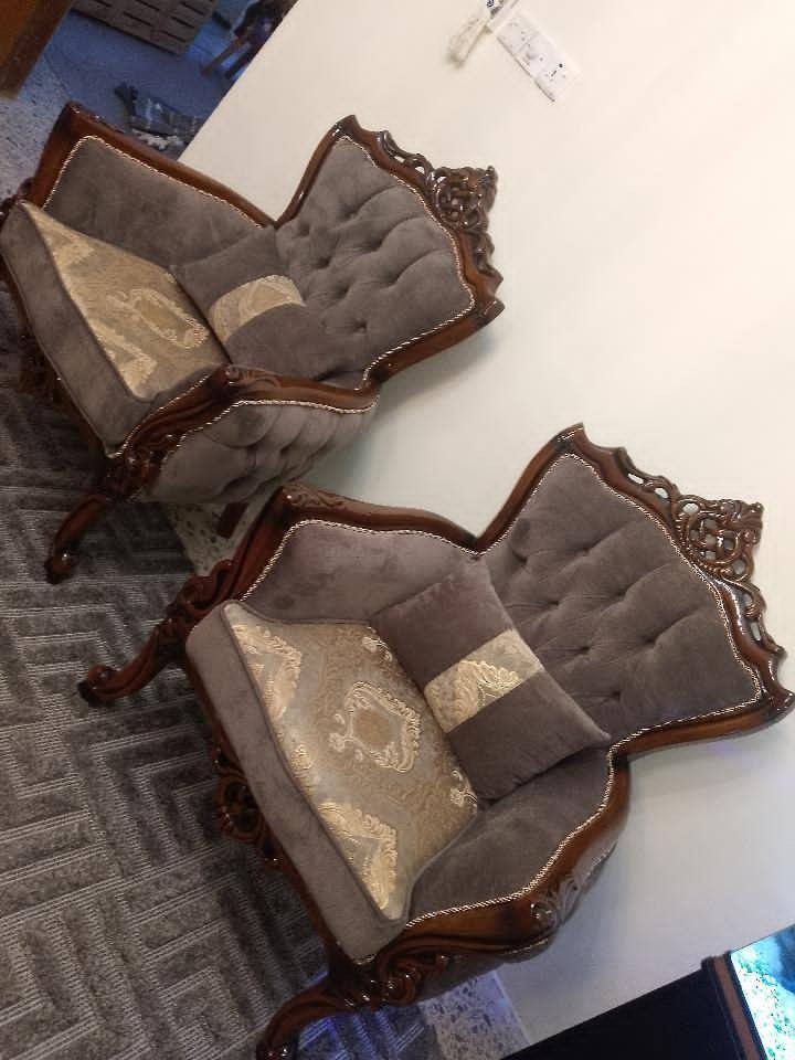 تخم ملكي 10مقاعد+طبلة وسطية جبيرة قبل شهرين اشتريتة التخم نضيف وجديد بعدة  السعر مليون و600 وبي مجال الشراي يدخل خاص فقط


**إذا كنت صاحب هذا الإعلان وتريد حذفه لأي سبب، رجاءا أرسل رسالة إلى الدعم الفني**