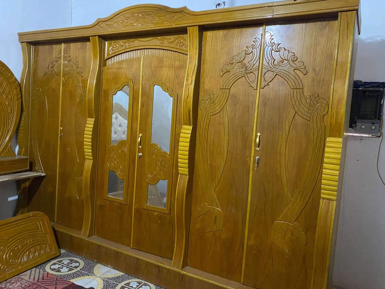 غرفة نجارة عراقية درجة أولى كبيرة الحجم السعر مليون وبيها مجال
للاستفسار ***********
#غرفة #اثاث#نجارة_عراقية
