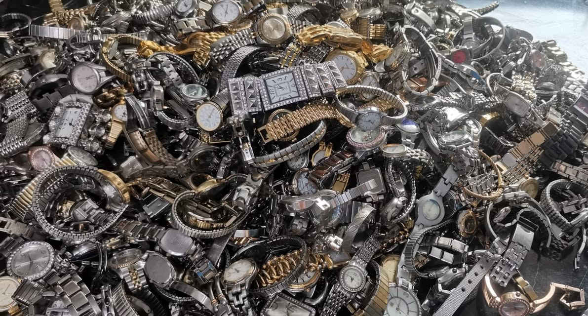 السلام عليكم 
تم بعون الله وصول ساعات باله اصلي نسائي مستخدم 

لايوووووووجد رجالي 
البيع جمله اقل عدد 25 قطعه 
سعر القطعه10الاف 

الاختيار من قبل المشتري مباشر مع المصدر 
لا يوجد توصيل هذي جمله اختيار 

العنوان /بغداد / الزعفرانيه 
للحجز *********** واتس اب
