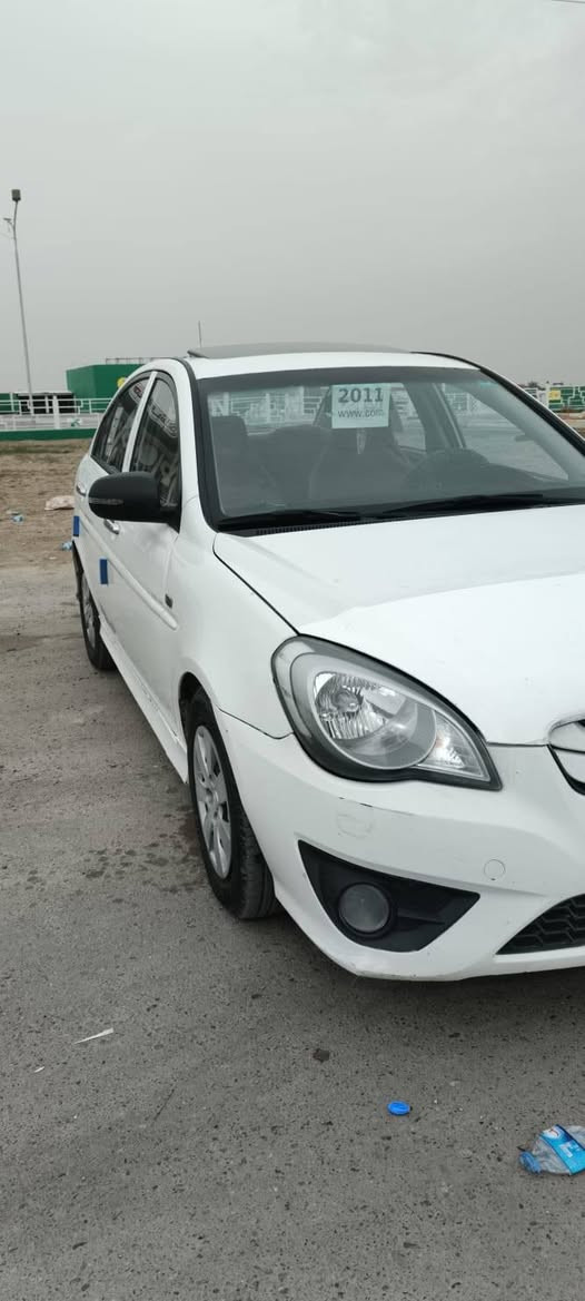 السلام عليكم اكسنت للبيع موديل ٢٠١١ فول اتو ماتيك نص قطعه صبغ بيه مكانين بارد جاهزه من كلشي هزه سنويه كير محرك صدر تايرات سعر ٩٥ وبيه مجال ***********
