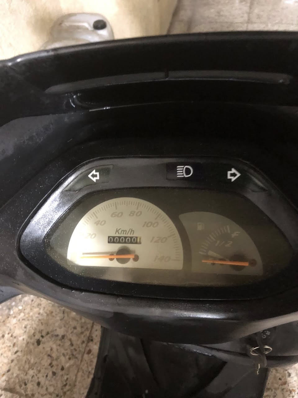 ‏سلام عليكم دراجة للبيع طافية صاحبها تاركين انشغل بها ما تشتغل ‏عادي هات ‏275 هاي بيها￼ ‏وعنواني بغداد￼***********
