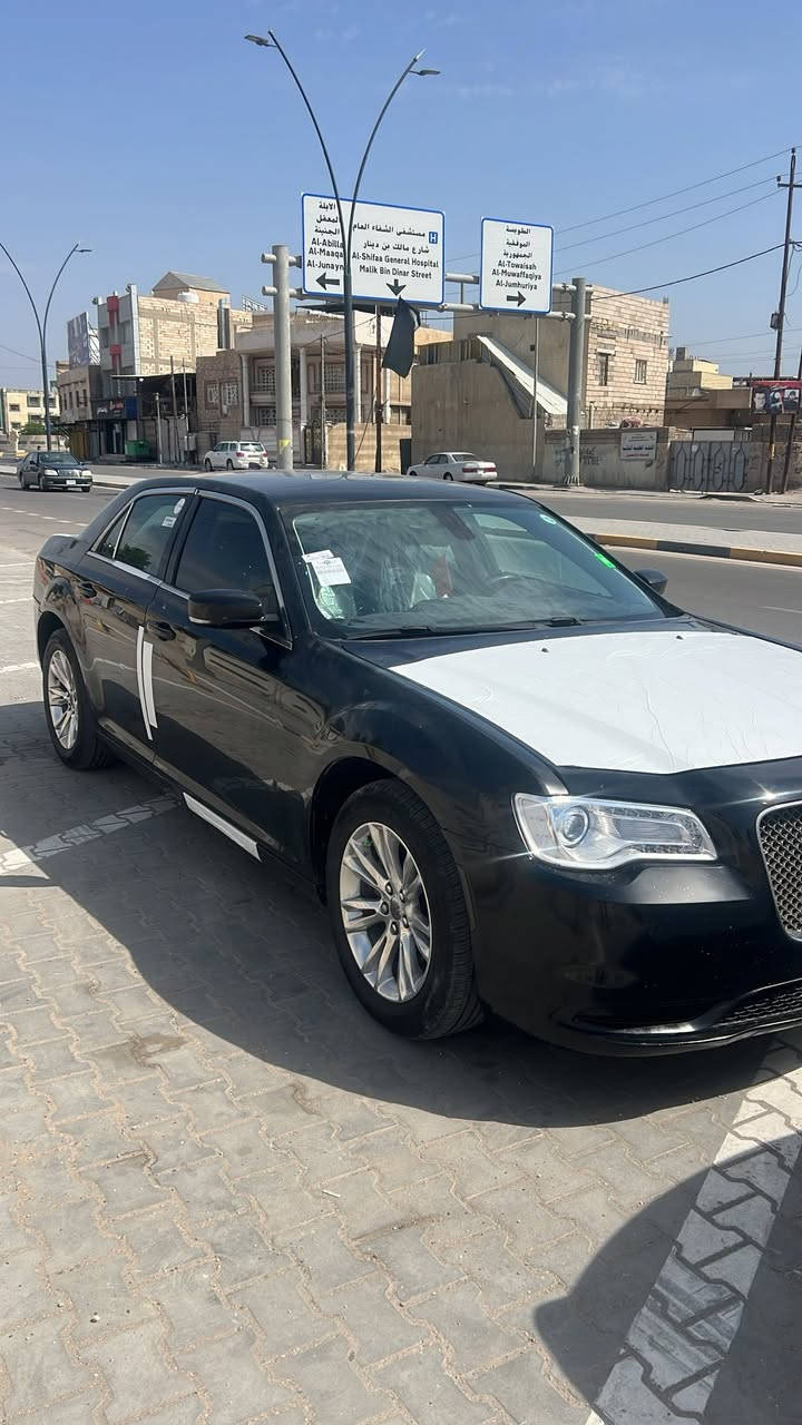 سلام عليكم اوبامه ٢٠١٦ اصل 
رقم ذي قار وارد كندي السياره داخل بدون حادث هنا صار بيه تبدل فقط جاملغ مكينه جديد كير بي تورباين حداديه جديد 
مكاني البصره 
رقمي ***********
سعرها 160بيه مجال
