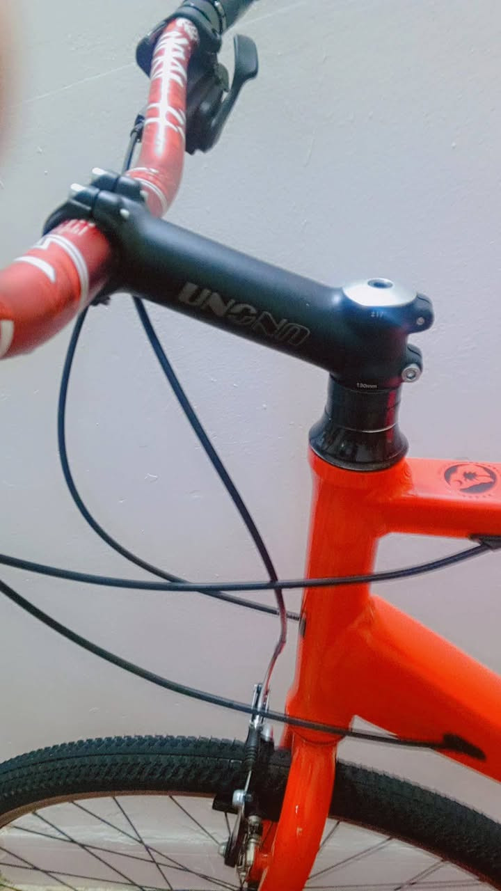 اللهم صل علئ محمد وال محمد
السعر (( 180 )) الف وبيها مجال بسيط 
نظافه 95% 
دراجة يونفيكا قياس XL اعلئ فئه 
سستم الدراجه مايكرو شفت 
نظام السستم       2---8
سرج طبي  اصلي GEL
ستيرن رياضي احمر
رقبه حديثه اصليه
بايدرات المنيوم


**إذا كنت صاحب هذا الإعلان وتريد حذفه لأي سبب، رجاءا أرسل رسالة إلى الدعم الفني**