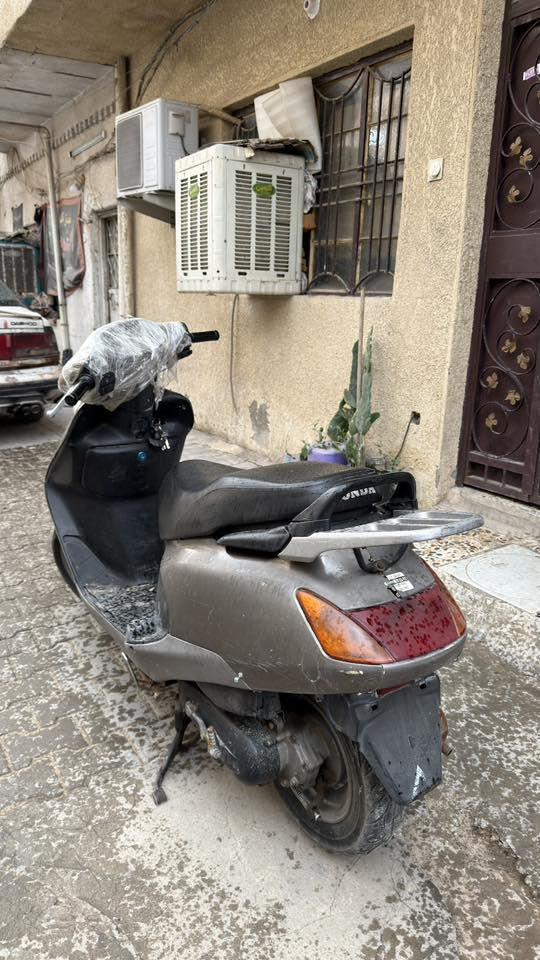 سلام عليكم سبيسي ياباني اصلي سلف هندر كفرات اصلية طسة ناعمة مكينة ناعمة خرسة بريكات شغالة شلعة معدل حلوة بيها نقوصات بسيطة رايدها 450 وبيها مجال حك الجية مكاني الحرية ساحة عدن ***********
